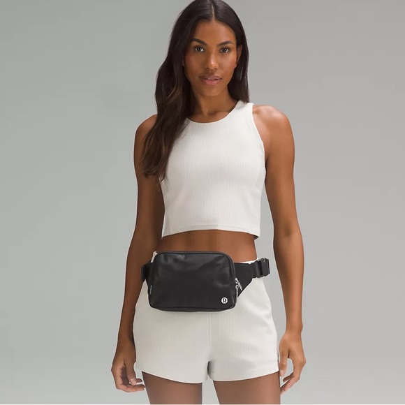 Lululemon Everywhere Belt Bag Large 2L - Picture 2 of 15
